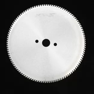 What kind of saw blade is suitable for cutting this 0.3-0.8mm thin aluminum used for ceilings